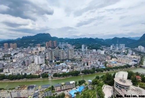 重庆黔江：诊所遭卫健委处罚引争议 当事人控诉执法违法与徇私报复