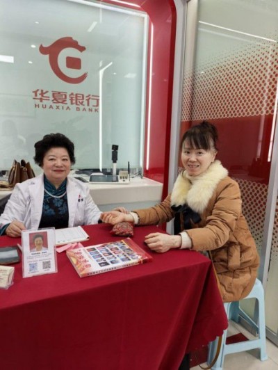 术高一筹保平安 德高一品为患者 中国著名医学专家——何明华