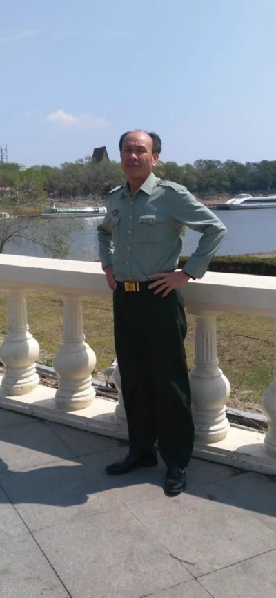 贯彻两会精神，特别报道国宝级中医——周培富